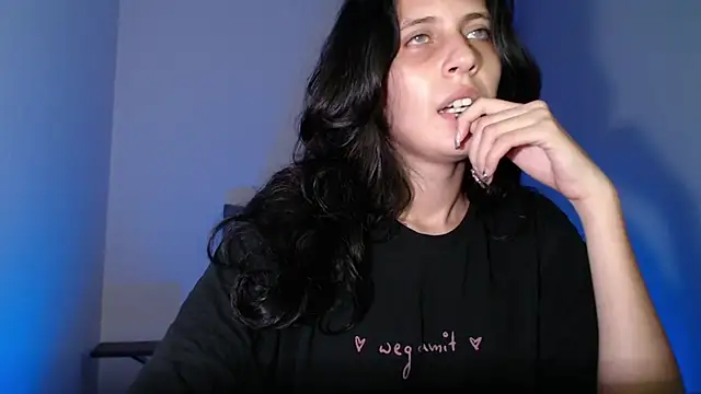 Snapshot of bellatrix25 chatting on May 19, 2026, 5:19 pm bellatrix25 online show from May 19, 2026, 5:19 pm