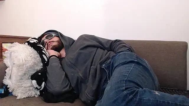 Snapshot of thomas_gun chatting on February 8, 2026, 4:05 am thomas gun online show from February 8, 2026, 4:05 am