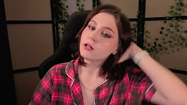 Diana Flower online show from April 1, 2026, 11:33 am