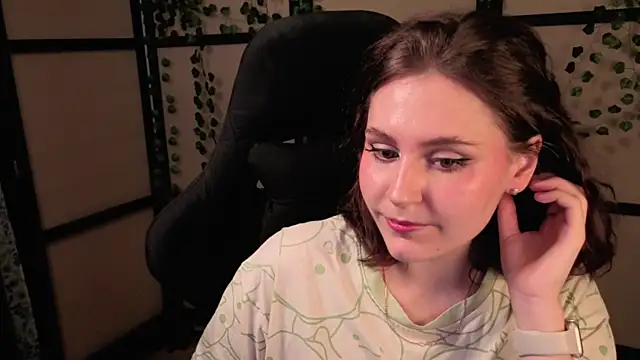 Diana Flower online show from April 8, 2026, 2:39 pm