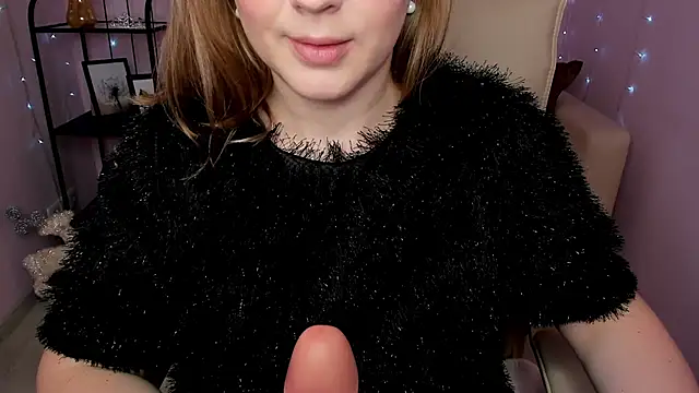 Snapshot of Helens_love chatting on December 8, 2024, 2:07 am Helens love online show from December 8, 2024, 2:07 am