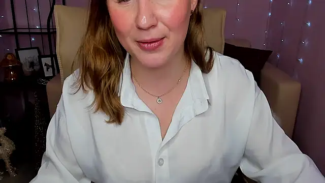 Snapshot of Helens_love chatting on December 13, 2024, 5:49 am Helens love online show from December 13, 2024, 5:49 am