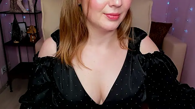 Snapshot of Helens_love chatting on January 6, 2025, 7:42 am Helens love online show from January 6, 2025, 7:42 am