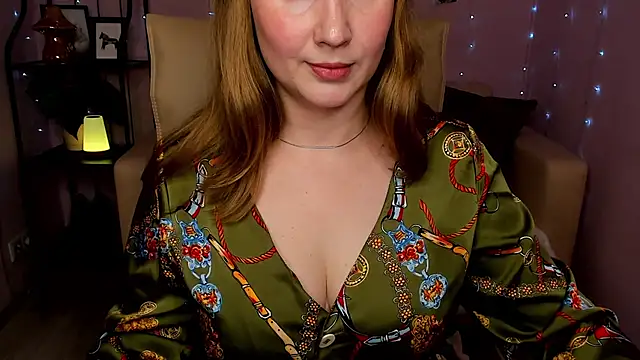 Snapshot of Helens_love chatting on February 13, 2025, 2:23 am Helens love online show from February 13, 2025, 2:23 am