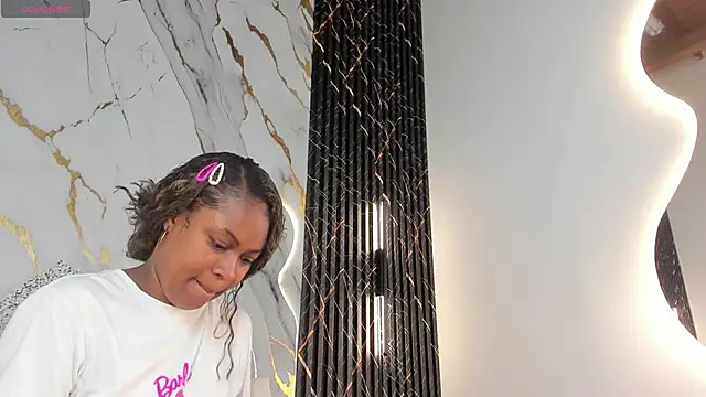 ebony hot1 online show from October 22, 2025, 2:17 pm