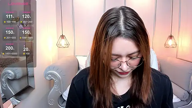 Lanna18 online show from January 3, 2025, 11:46 am