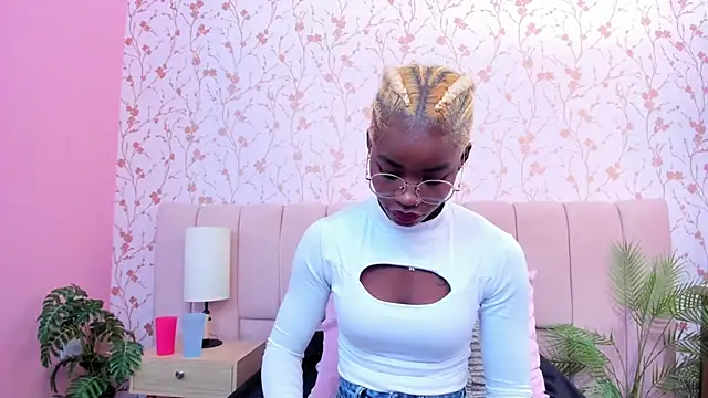 amber-hill online show from December 2, 2025, 7:09 pm