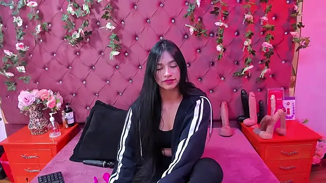 Mariana Prin online show from November 23, 2025, 2:33 am