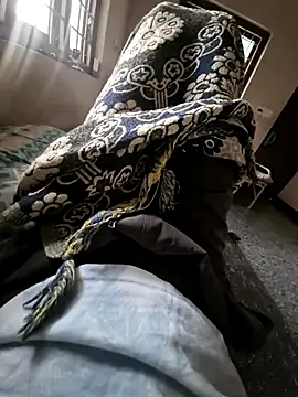 Yours daddy6728 online show from November 23, 2025, 12:16 pm