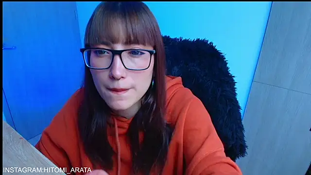 Snapshot of hitomi_arata chatting on May 7, 2026, 6:35 pm hitomi arata online show from May 7, 2026, 6:35 pm