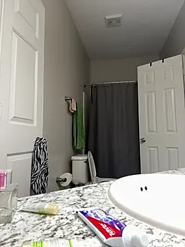 Snapshot of SexyHoneyRedd chatting on March 13, 2025, 10:36 am SexyHoneyRedd online show from March 13, 2025, 10:36 am