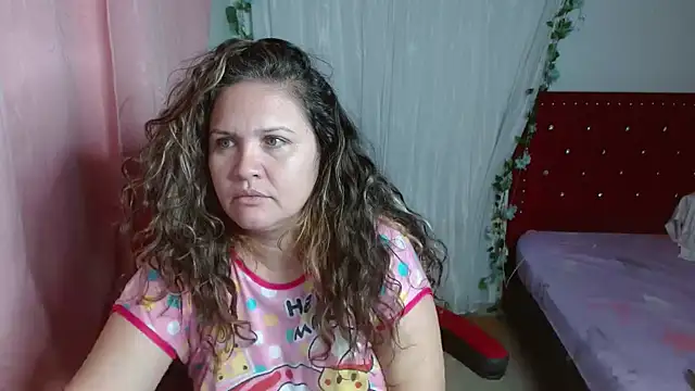 helenca43 online show from November 16, 2025, 9:04 am