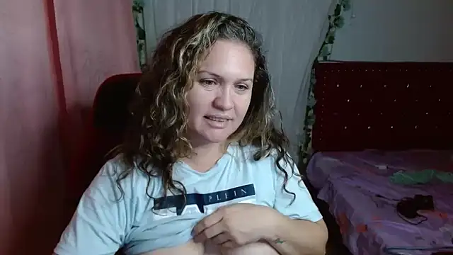 helenca43 online show from November 19, 2025, 9:53 am