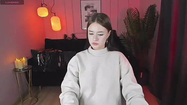 Lily Moonlight online show from December 20, 2024, 2:05 pm