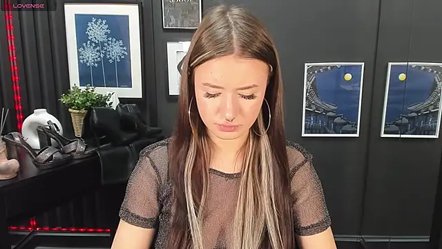 Lily Moonlight online show from January 9, 2025, 10:20 am