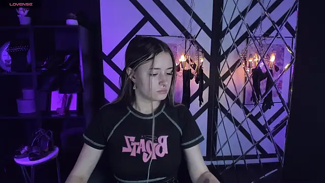 Lily Moonlight online show from January 25, 2025, 7:28 am