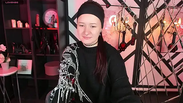 Lily Moonlight online show from February 27, 2026, 8:14 am