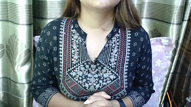 queen angelina online show from February 24, 2026, 12:52 am