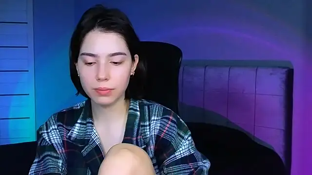 Stacy Gonzales  online show from November 21, 2025, 6:23 am