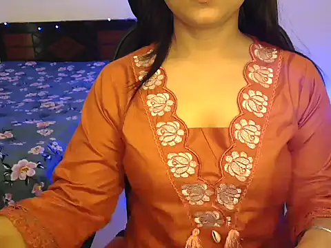 WildRuhi20 online show from April 5, 2026, 5:04 am