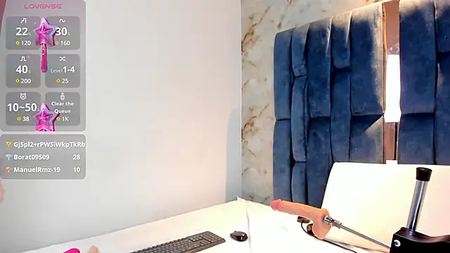 Snapshot of RoseTaylor__ chatting on December 15, 2024, 9:56 am RoseTaylor online show from December 15, 2024, 9:56 am