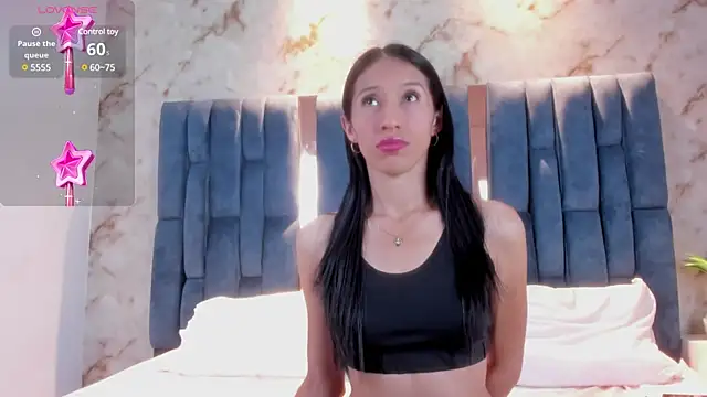 Snapshot of RoseTaylor__ chatting on January 21, 2025, 5:16 am RoseTaylor online show from January 21, 2025, 5:16 am