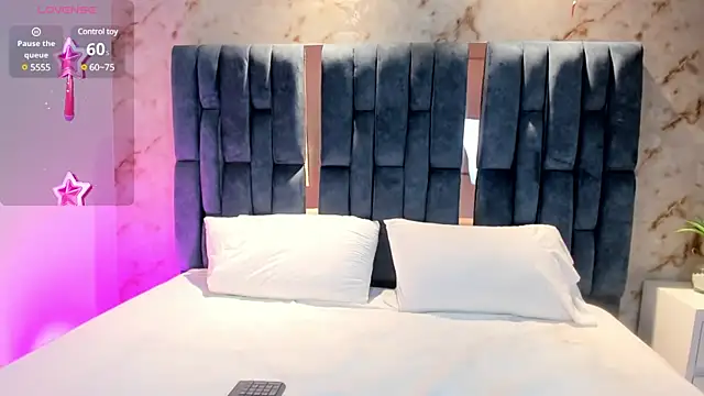 Snapshot of RoseTaylor__ chatting on February 12, 2025, 5:26 am RoseTaylor online show from February 12, 2025, 5:26 am