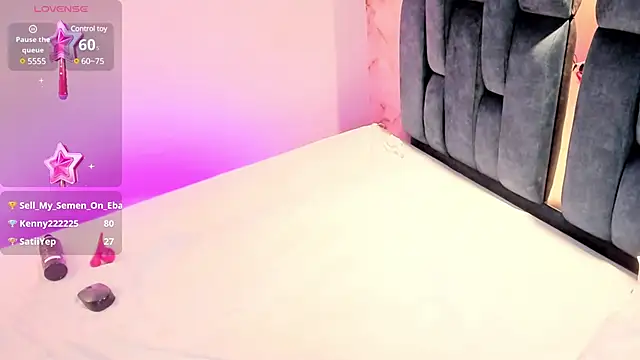 Snapshot of RoseTaylor__ chatting on February 14, 2025, 8:52 am RoseTaylor online show from February 14, 2025, 8:52 am