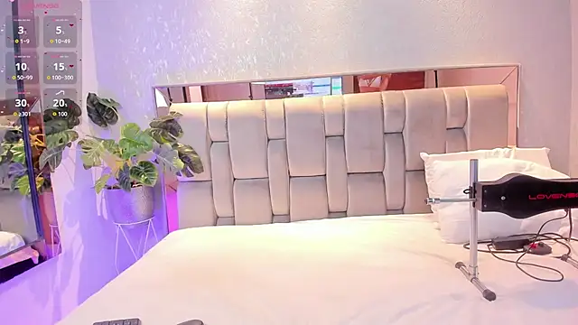 Snapshot of RoseTaylor__ chatting on November 12, 2025, 4:46 am RoseTaylor online show from November 12, 2025, 4:46 am