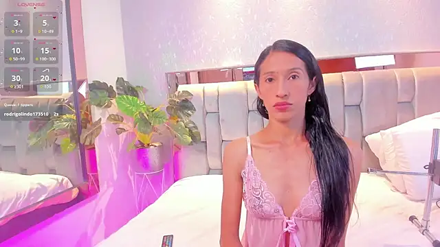 Snapshot of RoseTaylor__ chatting on November 19, 2025, 5:07 am RoseTaylor online show from November 19, 2025, 5:07 am