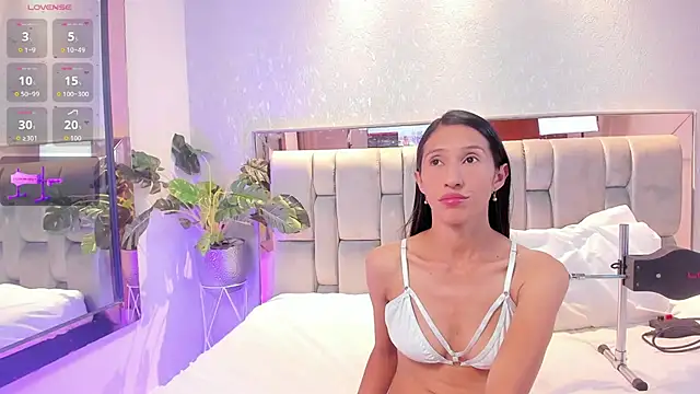 Snapshot of RoseTaylor__ chatting on November 25, 2025, 5:07 am RoseTaylor online show from November 25, 2025, 5:07 am