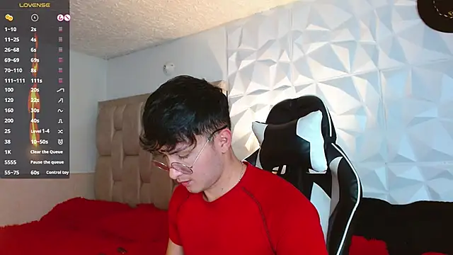 santyago taylor online show from December 3, 2024, 7:00 pm