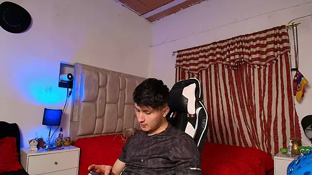 santyago taylor online show from December 14, 2024, 2:12 am