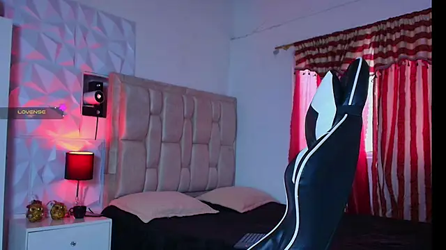 santyago taylor online show from January 5, 2025, 9:03 pm