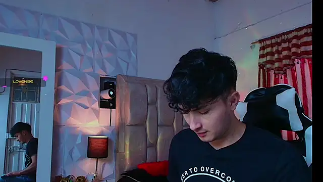 santyago taylor online show from January 24, 2025, 8:00 pm