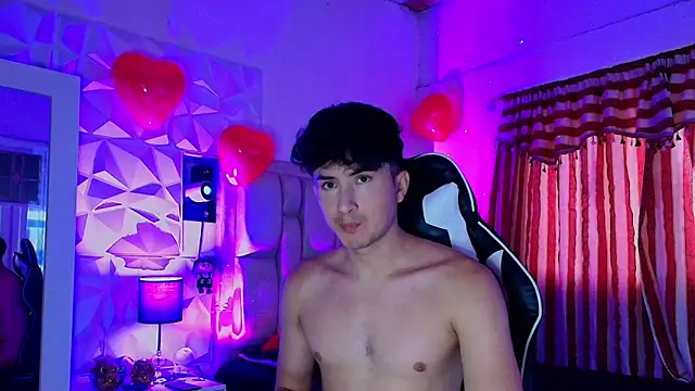 santyago taylor online show from February 21, 2025, 10:37 pm