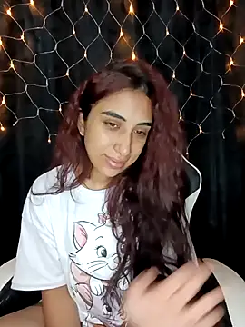 ifeelverywet andhot online show from September 10, 2025, 2:28 pm