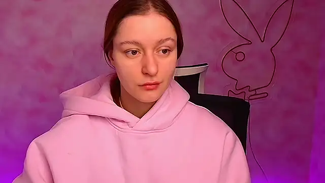 Snapshot of Fantasy_July chatting on December 4, 2024, 6:44 am Fantasy July online show from December 4, 2024, 6:44 am