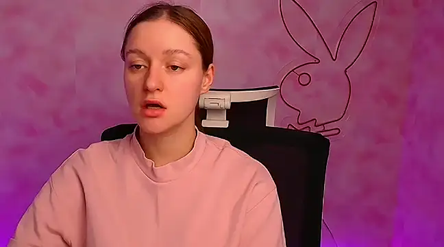 Snapshot of Fantasy_July chatting on December 4, 2024, 10:13 am Fantasy July online show from December 4, 2024, 10:13 am