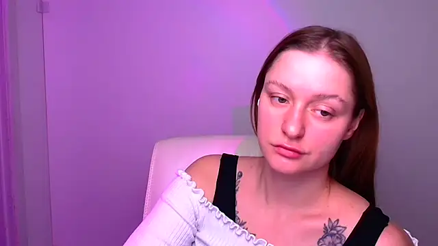 Snapshot of Fantasy_July chatting on December 9, 2024, 9:39 am Fantasy July online show from December 9, 2024, 9:39 am