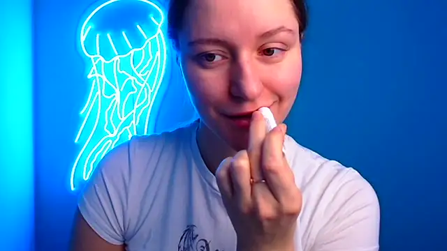 Snapshot of Fantasy_July chatting on December 10, 2024, 6:33 am Fantasy July online show from December 10, 2024, 6:33 am