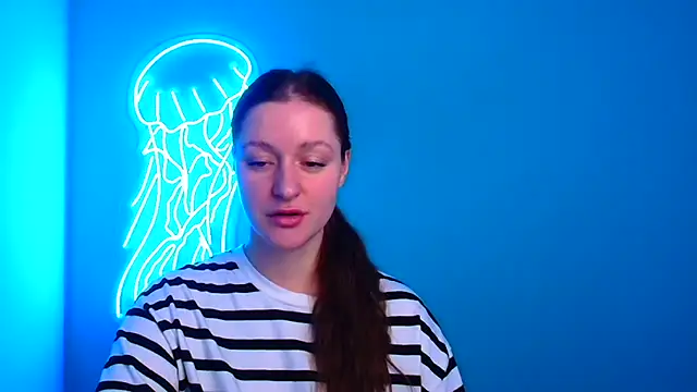 Snapshot of Fantasy_July chatting on December 16, 2024, 9:35 am Fantasy July online show from December 16, 2024, 9:35 am