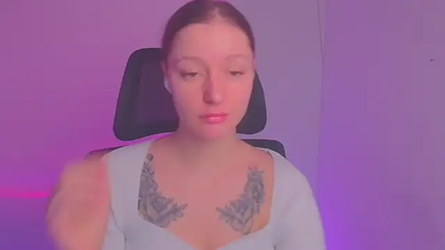 Snapshot of Fantasy_July chatting on December 21, 2024, 6:30 am Fantasy July online show from December 21, 2024, 6:30 am