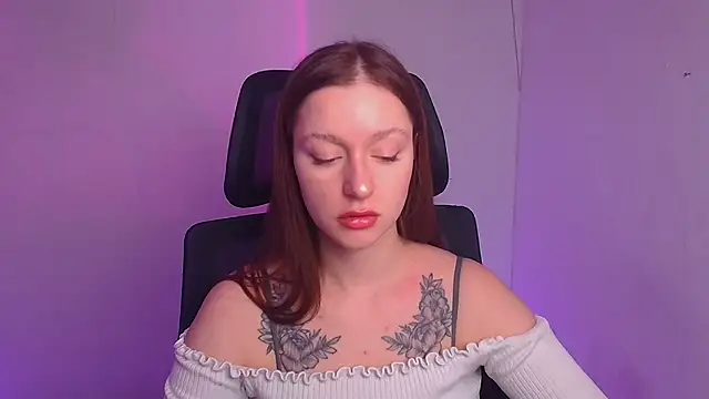 Snapshot of Fantasy_July chatting on December 22, 2024, 12:27 pm Fantasy July online show from December 22, 2024, 12:27 pm