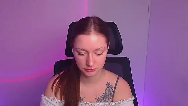 Snapshot of Fantasy_July chatting on December 22, 2024, 3:33 pm Fantasy July online show from December 22, 2024, 3:33 pm