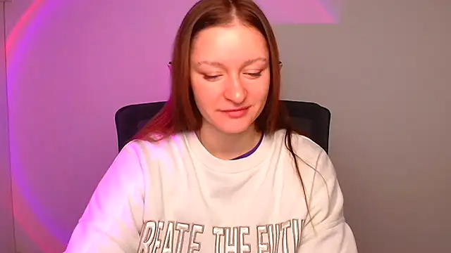 Snapshot of Fantasy_July chatting on December 23, 2024, 6:44 am Fantasy July online show from December 23, 2024, 6:44 am