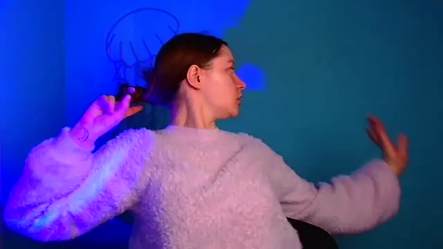 Snapshot of Fantasy_July chatting on January 9, 2025, 6:48 am Fantasy July online show from January 9, 2025, 6:48 am