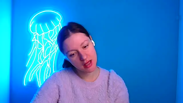 Snapshot of Fantasy_July chatting on January 14, 2025, 6:45 am Fantasy July online show from January 14, 2025, 6:45 am