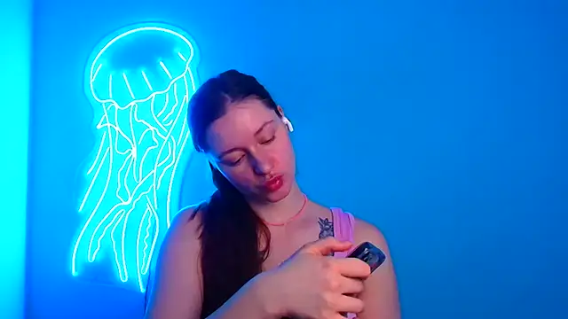 Snapshot of Fantasy_July chatting on January 21, 2025, 9:35 am Fantasy July online show from January 21, 2025, 9:35 am