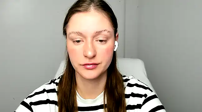 Snapshot of Fantasy_July chatting on February 8, 2025, 9:35 am Fantasy July online show from February 8, 2025, 9:35 am